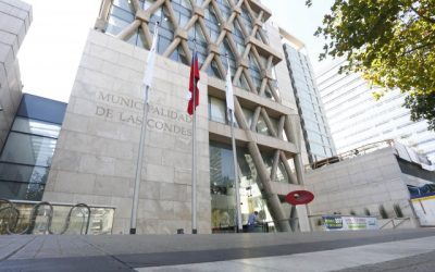 Los nexos comerciales entre el ex secpla de Las Condes y la empresa beneficiada por la compra de terrenos con sobreprecio para el nuevo Cesfam
